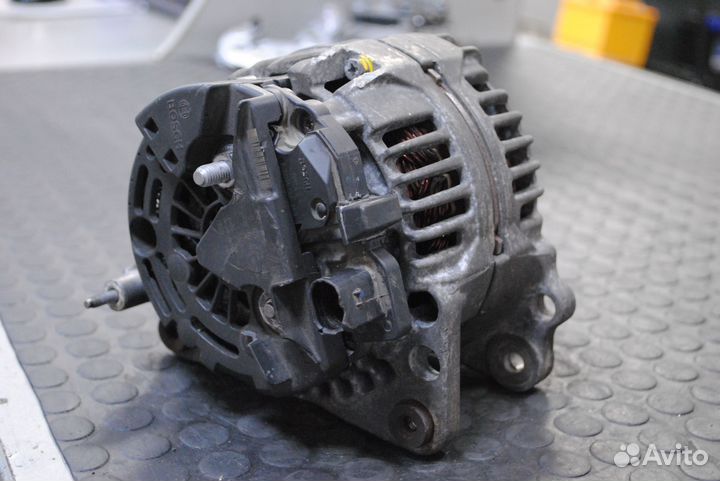 Генератор Skoda Octavia, VW Golf 4 1.6 б/у Bosch