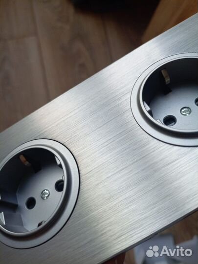 Розетка тройная Wallpad новая