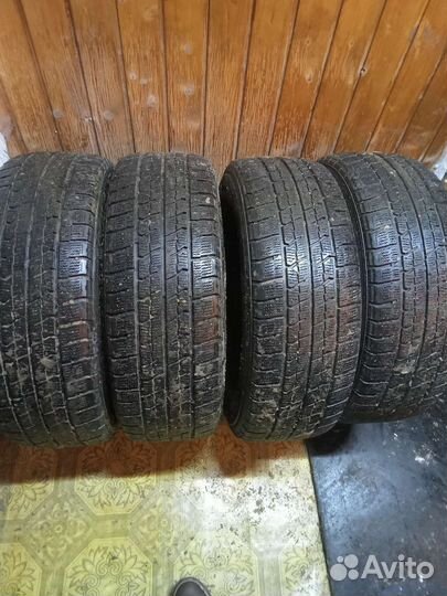 Goodyear Ice Navi Zea 215/65 R16 102