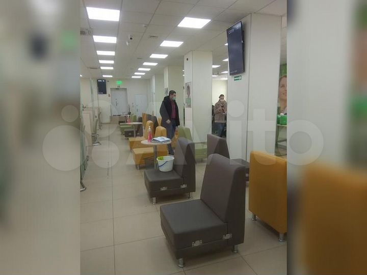 Помещения 1-го и цокольного этажей в адм. здании