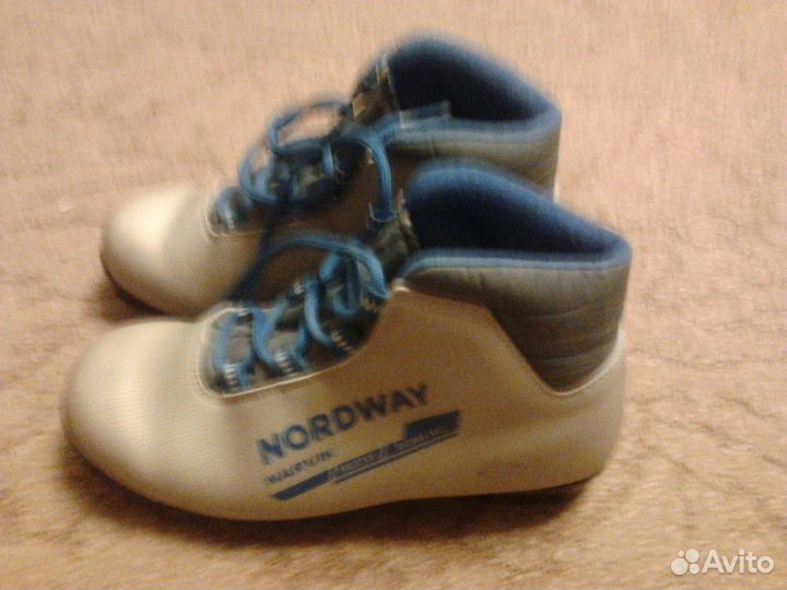 Ботинки лыжные