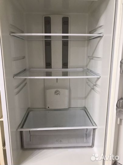 Холодильник hotpoint ariston (на запчасти)