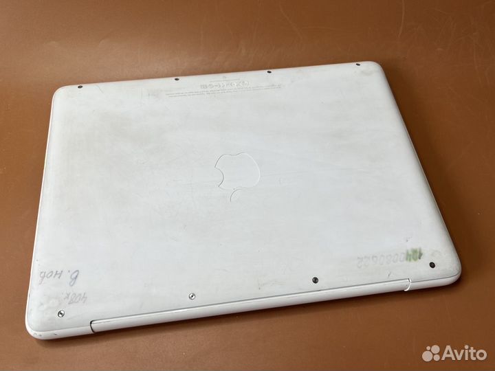 MacBook 13 2010 отличная батарея