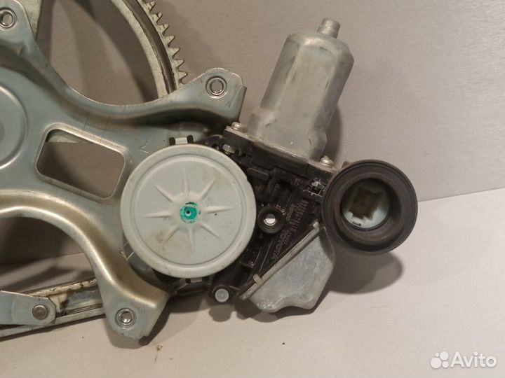 Стеклоподъемник передний левый Toyota Rav 4 Ca 40