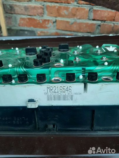 Понель приборов мицубиси галанд 8