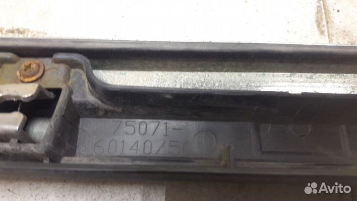 Накладка двери передней правой Toyota Land Cruiser