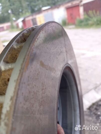 Передние тормозные диски с колодками вольво s60