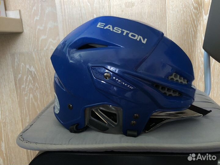 Хоккейный шлем