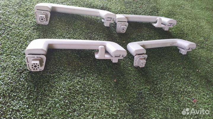 Ручки потолка комплект Volvo V50 B5254T3 2005