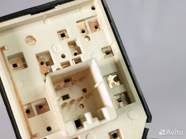 Блок управления зеркалами Hyundai Tucson JM G4GC