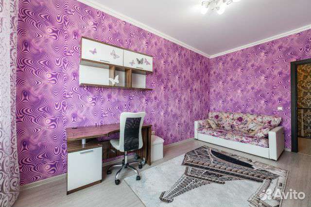 Письменный стол школьника и навесная полка