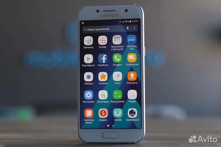 Телефон Samsung galaxy a3 2017
