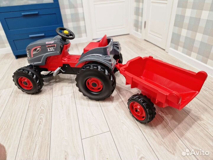 Трактор педальный Smoby XXL с прицепом