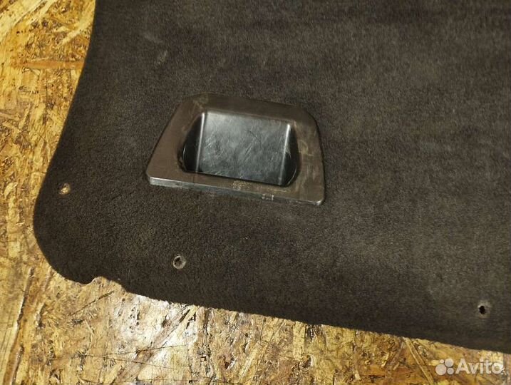 Обшивка крышки багажника Passat b5