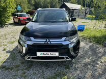 Mitsubishi Outlander 2.0 CVT, 2018, 49 237 км, с пробегом, цена 2 350 000 руб.