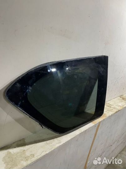 Форточка правая Nissan Patrol Y62