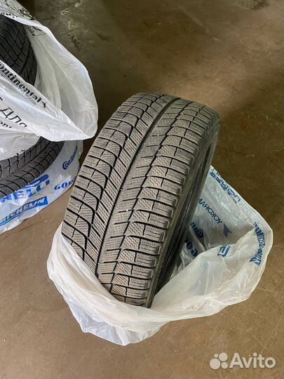 Michelin X-Ice XI3 245/45 R18 100H