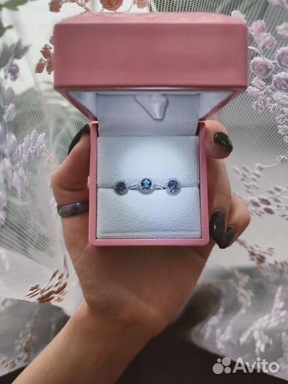 Серебряные серьги и кольцо