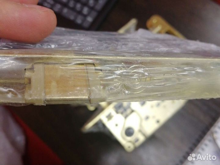 Замки для межкомнатных дверей AGB