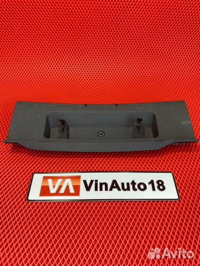 Обшивка багажника задняя Skoda Octavia 5E cjza