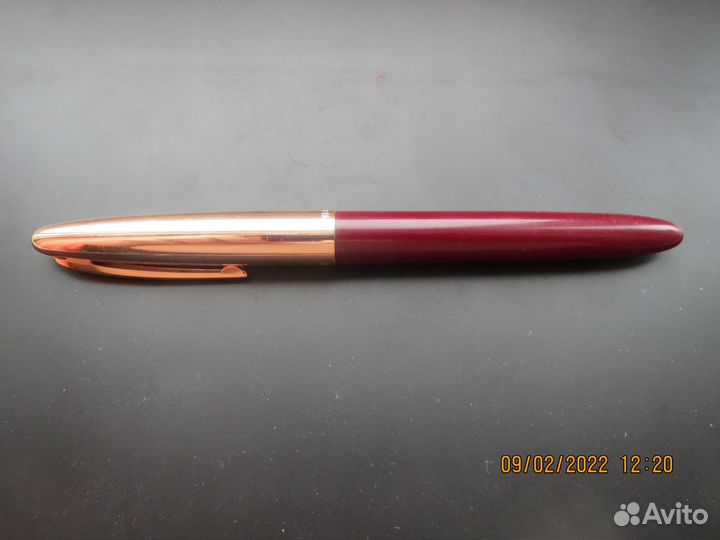 Чернильная ручка с золотым пером