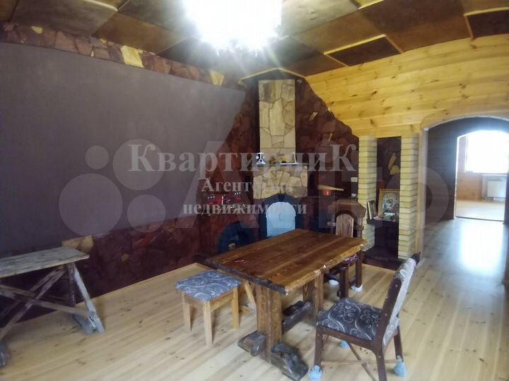 Дом 182 м² на участке 8,2 сот.