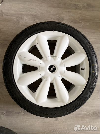 Колеса R18 225/45 RunFlat летние с белыми дисками