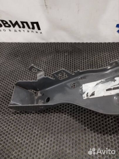 Крепление фары (кронштейн фары) правой Volvo FH4