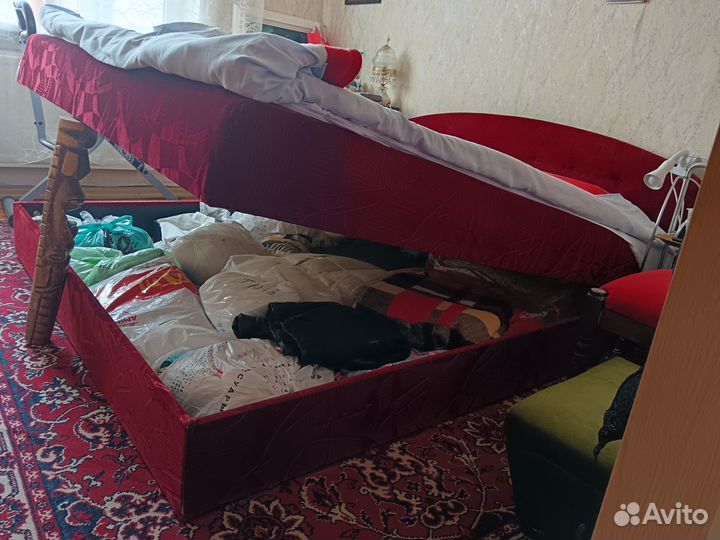 Кровать двухспальная