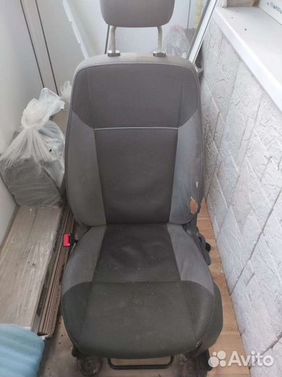 Автомобильное кресло