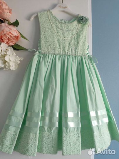 Нарядное платье.Новое.128