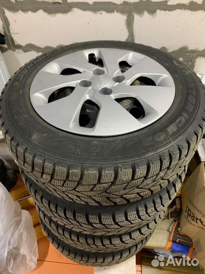Dunlop SP Winter Ice 02 185/65 R15 92T
