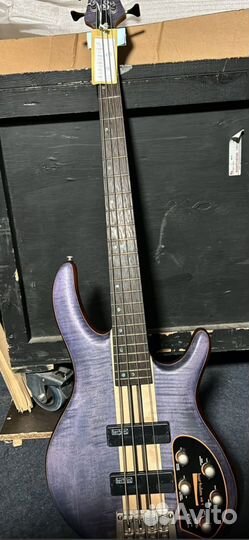 Бас гитара 4-х струнная
