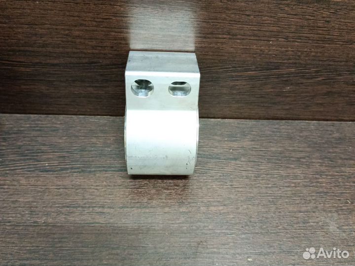 Сайлентблок переднего рычага задний Opel Astra J I