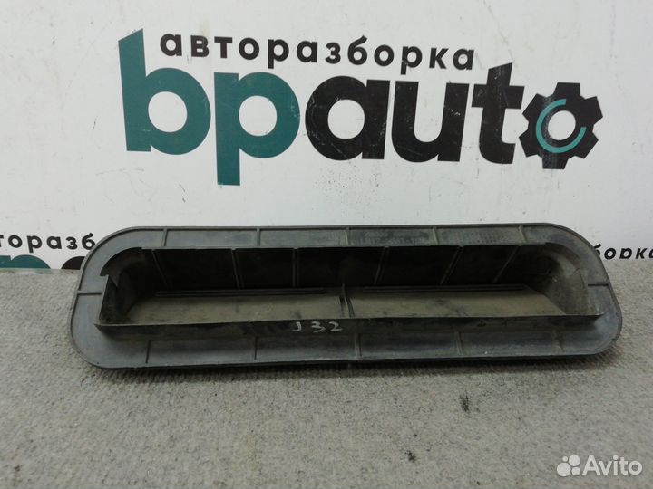 Вентиляционная решетка заднего крыла 76805-4M400