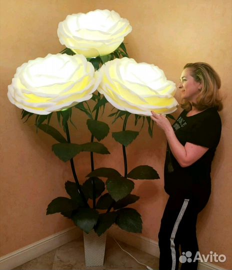 Цветы-гиганты, украшение интерьера,ночники