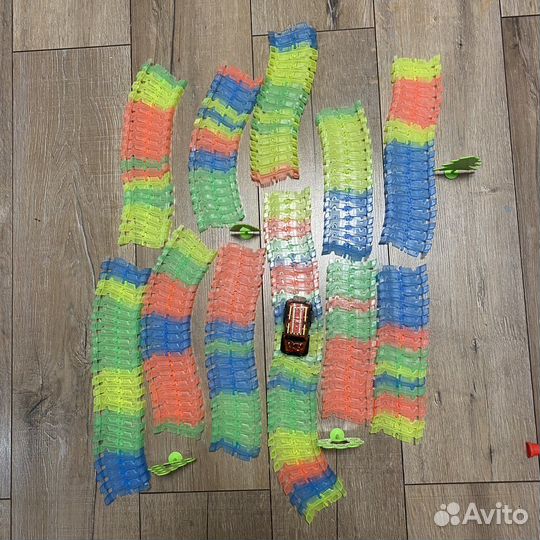 Гоночный гибкий трек с машинкой
