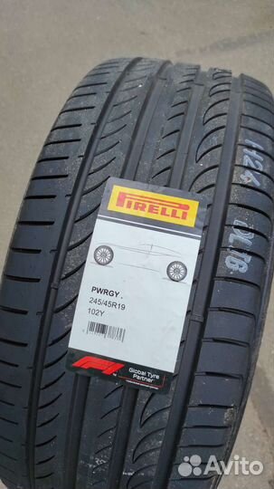 Pirelli Powergy 245/45 R19