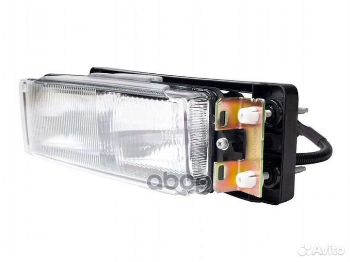 Фара противотуманная белая правая с рамкой