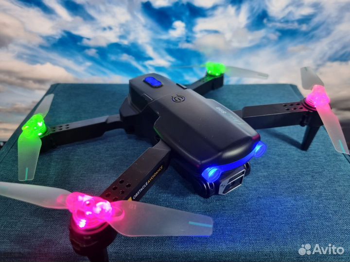 Квадрокоптер с HD камерами и датчиками препятствий