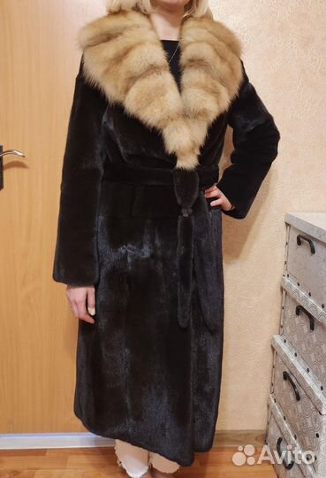 Шуба норковая р.44 воротник из куницы