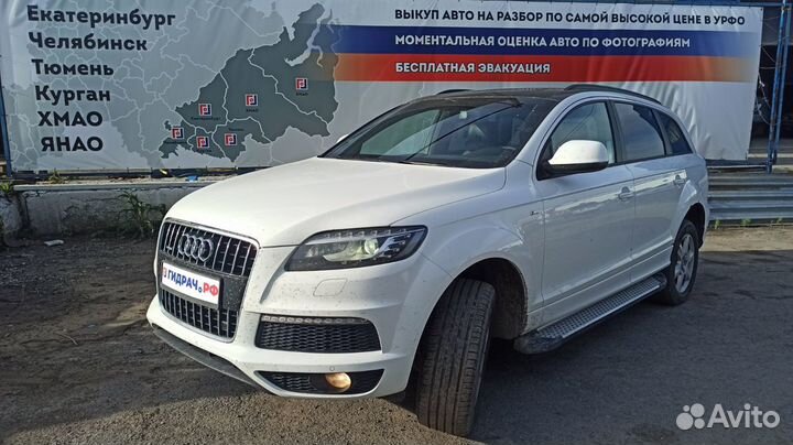 Кронштейн средней стойки левый Audi Q7 4L0810498D