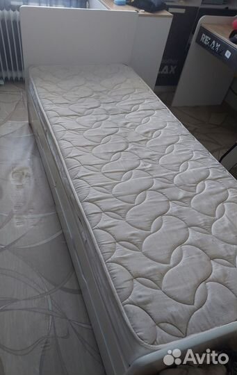 Кровать односпальная с матрасом бу