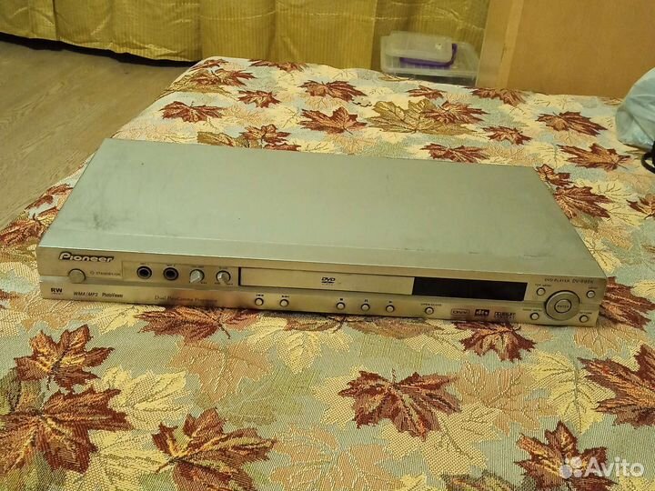 Dvd плеер pioneer, много дисков с к/ф и мультики