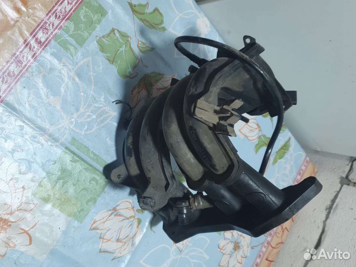 Впускной коллектор 1.4 л Peugeot 206