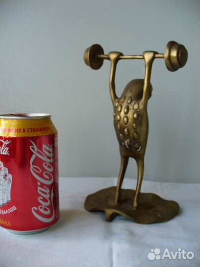 Лягушка со штангой. Латунь