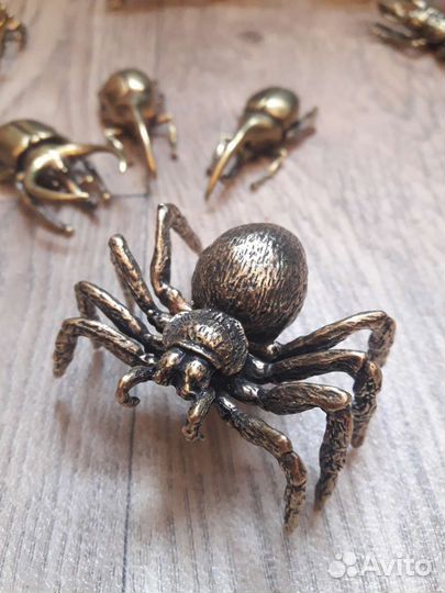 Фигурки насекомых, жуков, пауков из бронзы