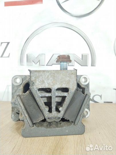 Подушка двигателя передняя левая Mercedes-Benz