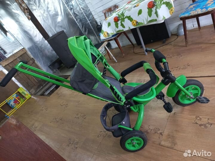 Трехколесный велосипед с родительской ручкой