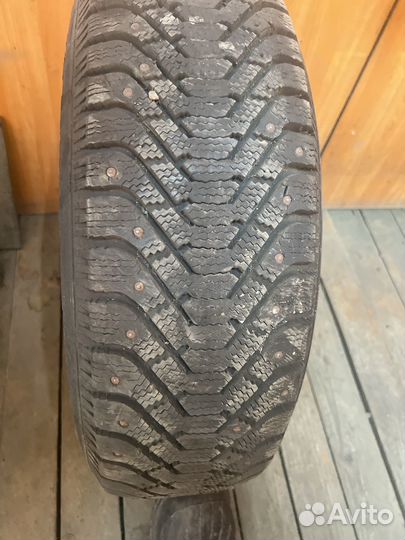 Goodyear UltraGrip 500 205/70 R15 96T